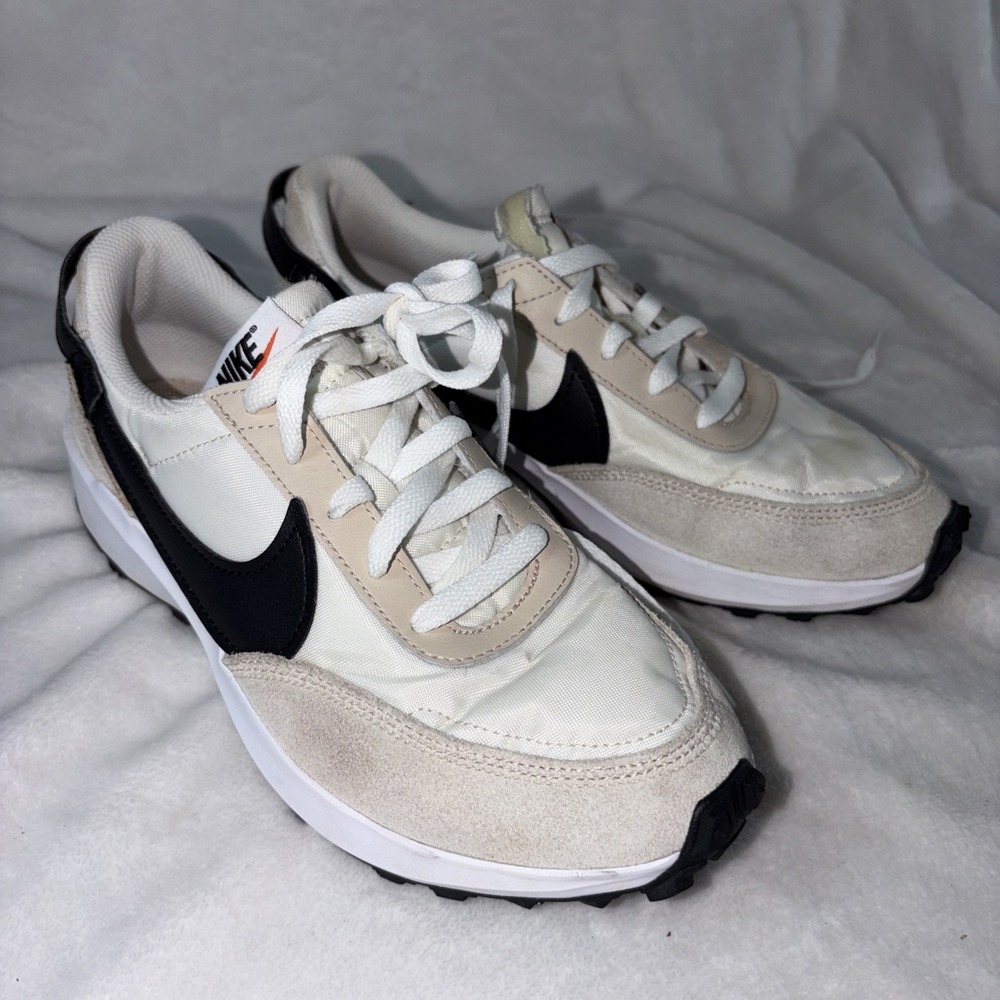 Nike Waffle Debut Women's Sanddrift / Black (DH9523-102)  8.5 wrap-around Swoosh